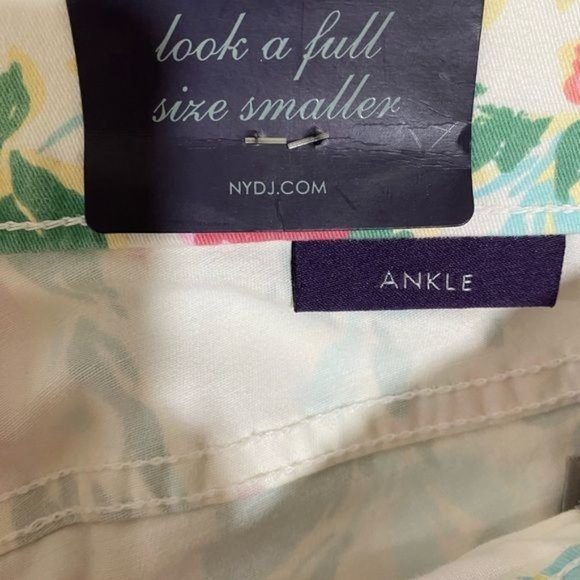 NWT NYDJ Kendall Printed Roll Cuff Ankle Jean lift tuck tech White Floral size 6 - Picture 10 of 13